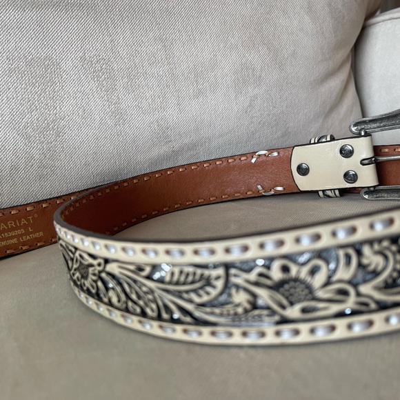 Ariat Cream and Black Women's Belt - Picture 3 of 3